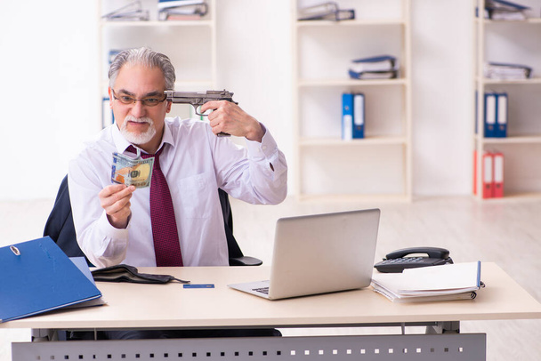 Old businessman employee in bankruptcy concept - Photo, Image