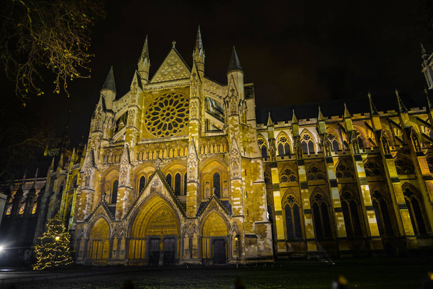 Abadía de Westminster de vista nocturna (Londres) - Foto, imagen