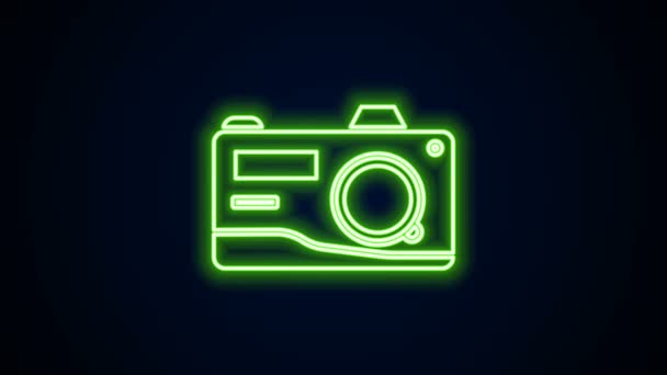 Icono de la cámara fotográfica en línea de neón brillante aislado sobre fondo negro. Icono de cámara fotográfica. Animación gráfica de vídeo 4K - Metraje, vídeo