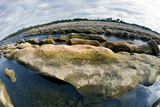 Banda di formazioni rocciose del fiume Tama (Tokyo Akishima) - Foto, immagini