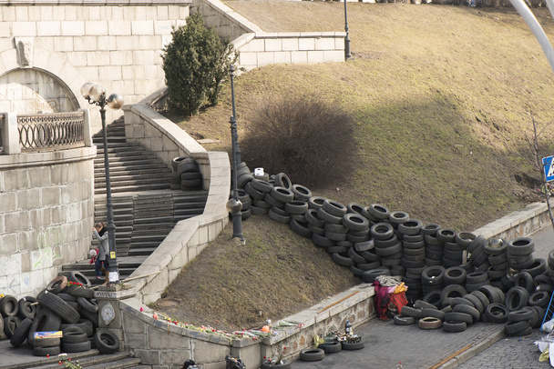 барикади в Києві
 - Фото, зображення