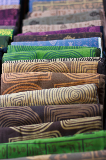 görüntü renkli Tekstil arka plan, parlak katlanmış bez yığını - Fotoğraf, Görsel