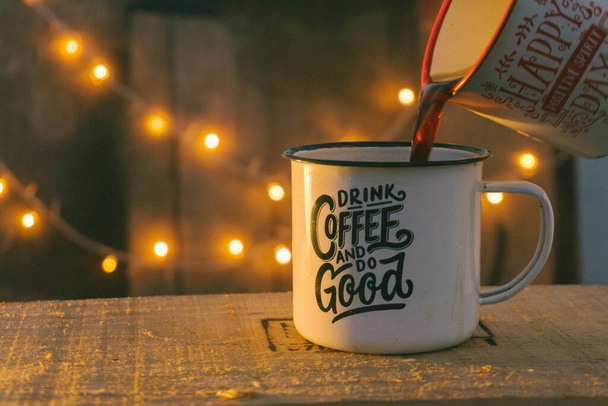 Xícara de café em uma mesa de madeira - Foto, Imagem