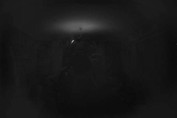 мій портрет затемнений або чорний
 - Фото, зображення
