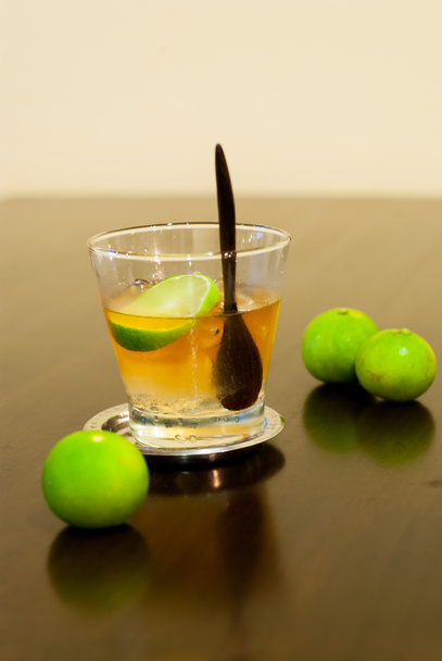 Виски-сауэр с лаймом
 - Фото, изображение