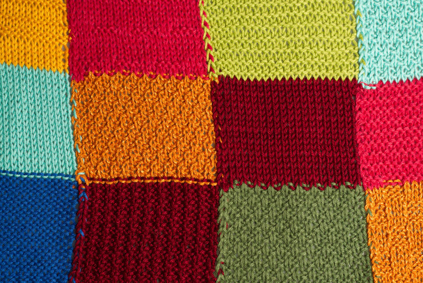 Tiro de marco completo de textiles de lana estampados multicolores - Foto, Imagen