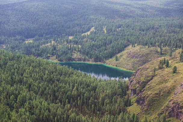 Järvi Altain vuoristossa - Valokuva, kuva