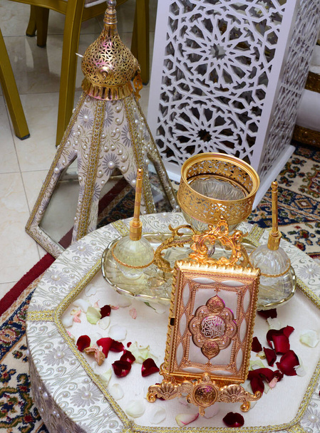 A Szent Korán és a tej fogadására marokkói esküvői vendégek - Fotó, kép