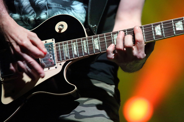 Gitarist on the stage during the concert - Foto, Imagem