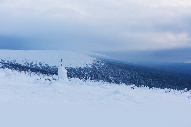 Frosty landsacape of the Northern Ural mountains, Komi Republic, Rusland  - Foto, afbeelding