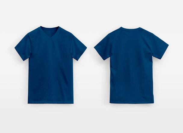 темно-синяя футболка с V-образным вырезом для мужчин без клейма на белом фоне - Фото, изображение