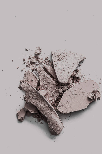 Pale eye shadow powder as makeup palette closeup, crushed cosmetics and beauty texture - Foto, afbeelding