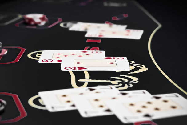 Gra w karty w kasynie, reklama hazardu - Zdjęcie, obraz