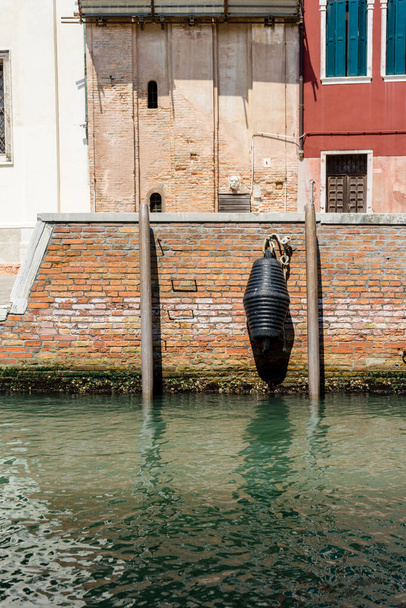 Eurooppa, Italia, Venetsia, lähikuva tiilirakennuksesta - Valokuva, kuva