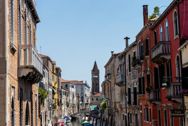 Europe, Italy, Venice, a group of people walking on a city street - Φωτογραφία, εικόνα