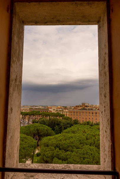 Római városkép a Hadrianus-i Castel Sant Angelo mauzóleumból - Fotó, kép
