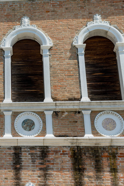 Europa, Italië, Venetië, een close-up van een bakstenen gebouw - Foto, afbeelding