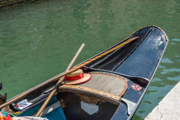 Гондола на каналах Венеции, Италия - Фото, изображение
