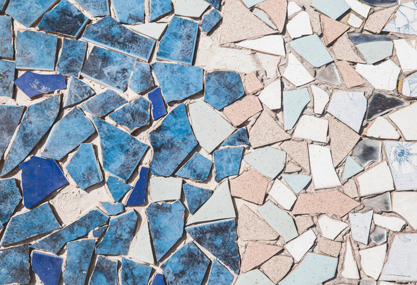 dirty blue tile with chipped edges on the wall - Foto, Imagem