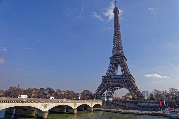 Paris, Fransa - Eyfel Kulesi ve Iena Köprüsü - Fotoğraf, Görsel