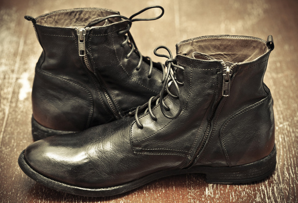 Zapatos de moda de cuero para hombres. Otoño - zapatos de primavera
. - Foto, Imagen