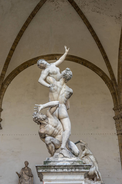 Florence, Italy - 25 June 2018: The Rape of the Sabine Women at Loggia dei Lanzi in Florence, Italy - Foto, immagini