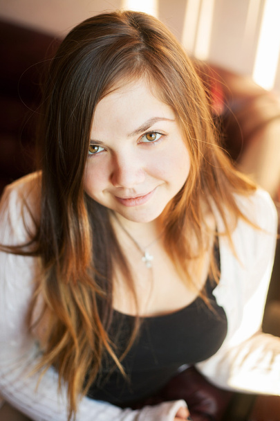 Closeup portrait of beautiful smiling young girl - Foto, imagen