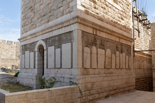 Bölgedeki mezar taşları Kiva Hanesi - İsrail 'in Kudüs kentinin Ermeni mahallesindeki Ermeni mezarlığı - Fotoğraf, Görsel