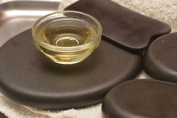 Équipements pour la thérapie de la pierre et massage gua sha
 - Photo, image