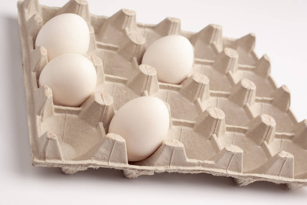 4 white chicken eggs - Zdjęcie, obraz