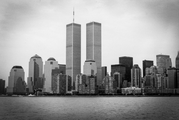 Een zwart-wit foto van het World Trade Center in New York - Foto, afbeelding