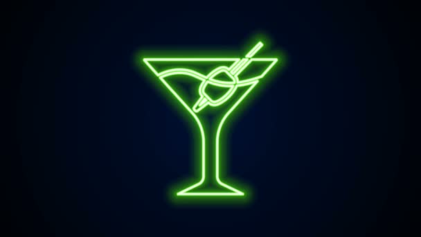 Icono de vidrio Martini línea de neón brillante aislado sobre fondo negro. Icono de cóctel. Icono de copa de vino. Animación gráfica de vídeo 4K - Metraje, vídeo