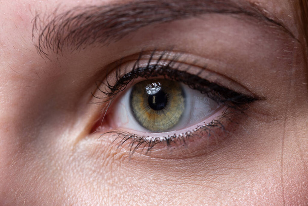 Image of womans green eye with make-up - Φωτογραφία, εικόνα