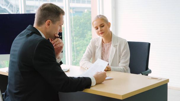 Job seeker in job interview meeting with manager - Foto, Bild