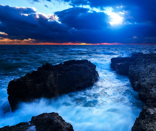 ég és a tenger alatt naplemente - Fotó, kép