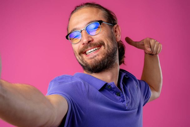 Portrait of a funny nerd man in glasses - Фото, изображение