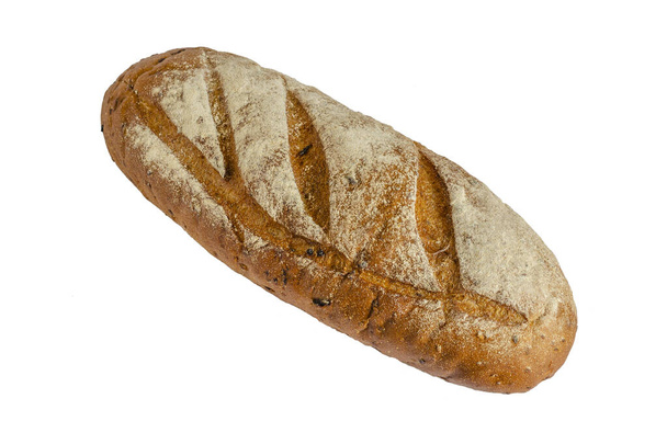 Целая буханка пшеницы и ржаного хлеба на белом фоне. Хрустящий домашний хлеб. Пекарня. Isolated. - Фото, изображение