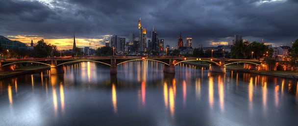 Krásný Frankfurt Skyline v Německu - Fotografie, Obrázek