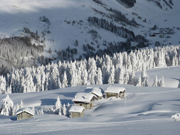Berglandschaft nach starkem Schneefall - Foto, Bild