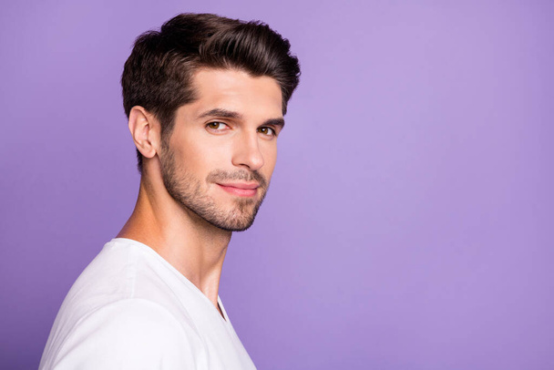 Close-up profile side view portrait of his he nice attractive content well-groomed cheery guy modern lovely look isolated over bright vivid shine vibrant lilac violet purple color background - Fotografie, Obrázek