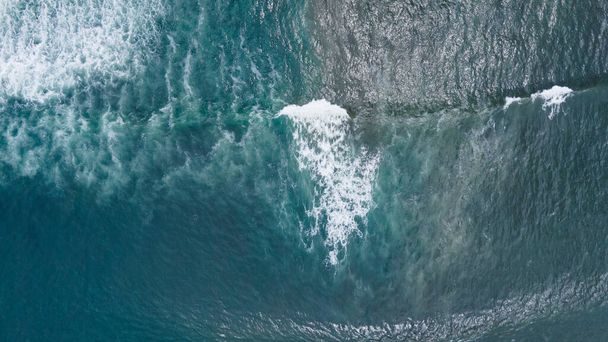 Beautiful scenic aerial landscape of ocean waves - Foto, Imagem