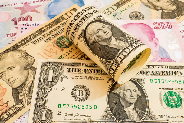 Notas de dólar dos EUA e de lira turca  - Foto, Imagem