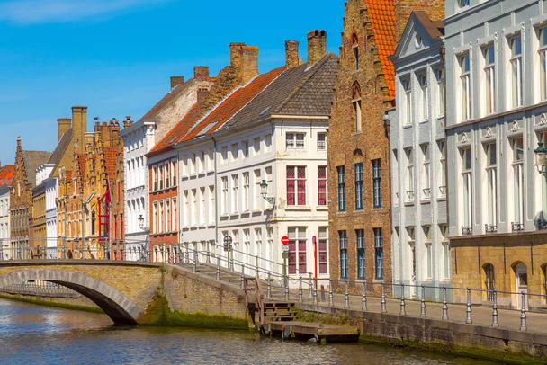 Panorama avec maisons à Bruges, Belgique - Photo, image