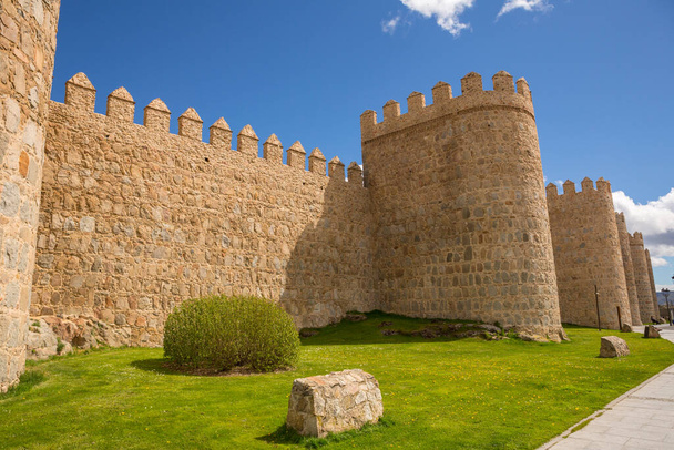 Древняя крепость Авила, Кастилия и Леон, Испания - Фото, изображение