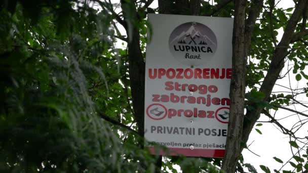 Lupnica Ranch, Warning, No Trespassing, Private Property, Pedestrians allowed - Filmmaterial, Video