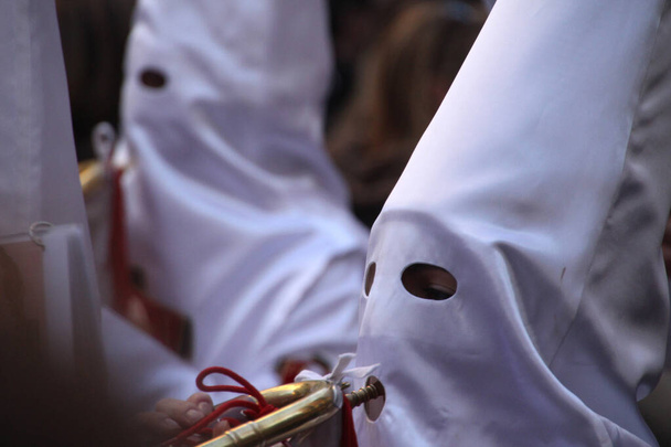 Desfile durante la Semana Santa de España
 - Foto, Imagen
