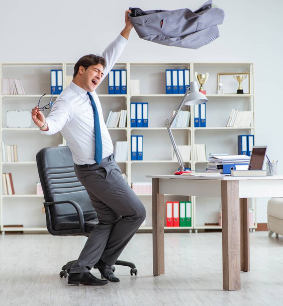 Podnikatel se baví tím, že si dává pauzu v práci - Fotografie, Obrázek
