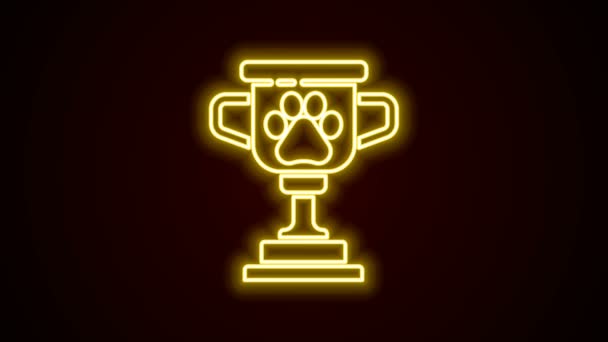 Świecąca neonowa ikona symbolu nagrody Pet na czarnym tle. Medal ze śladem psa jako koncepcja zwycięzcy wystawy zwierząt domowych. 4K Animacja graficzna ruchu wideo - Materiał filmowy, wideo