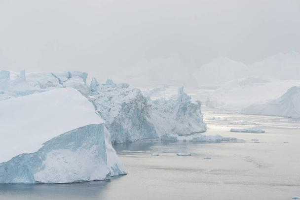 Iceberg en el mar congelado, Groenlandia - Foto, Imagen