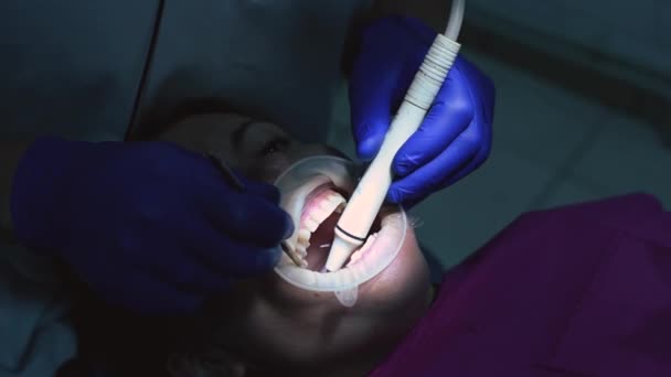patient at the dentist, removal of tartar by ultrasound.2020 - Footage, Video
